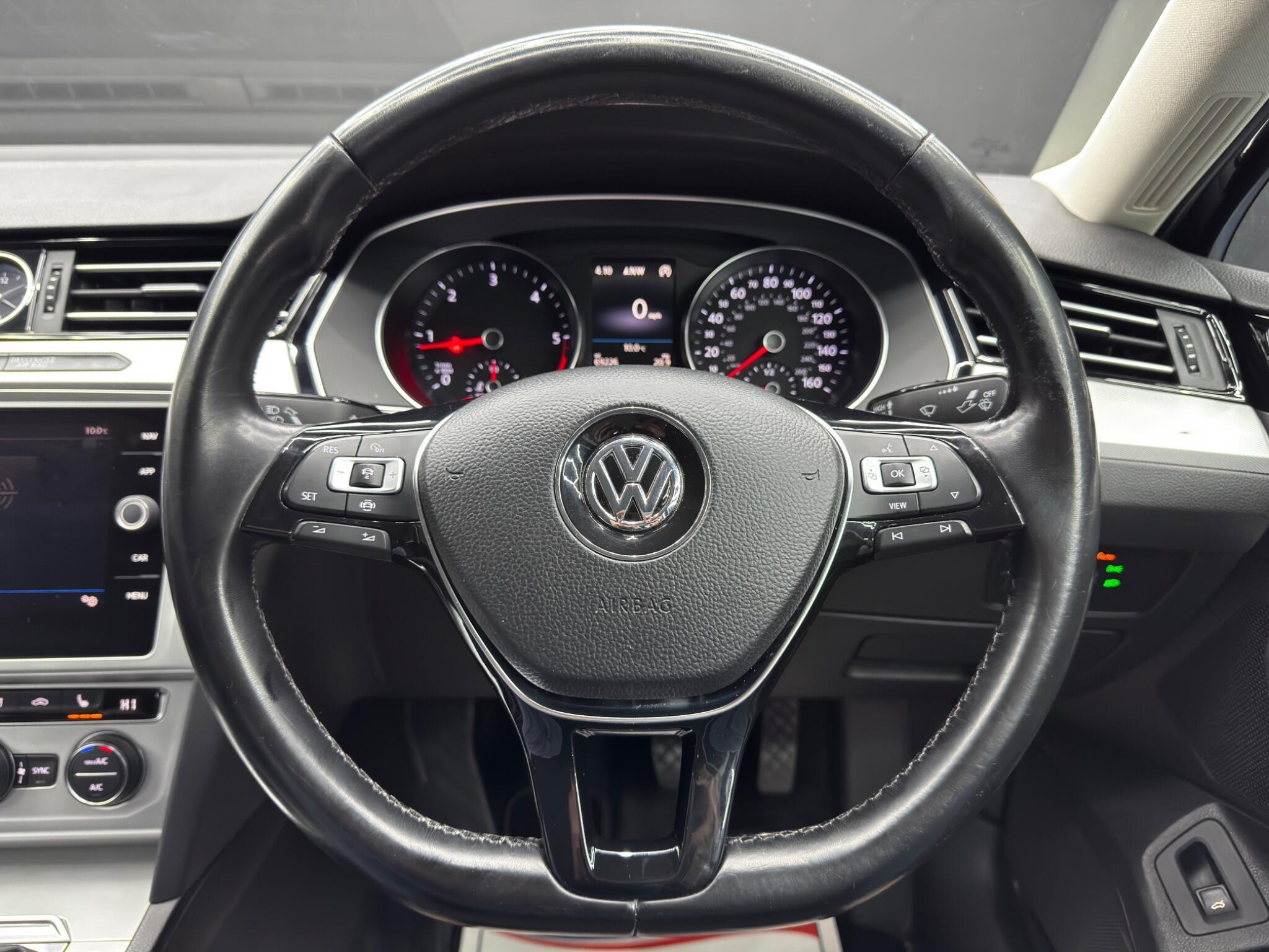 Volkswagen Passat - Image 19