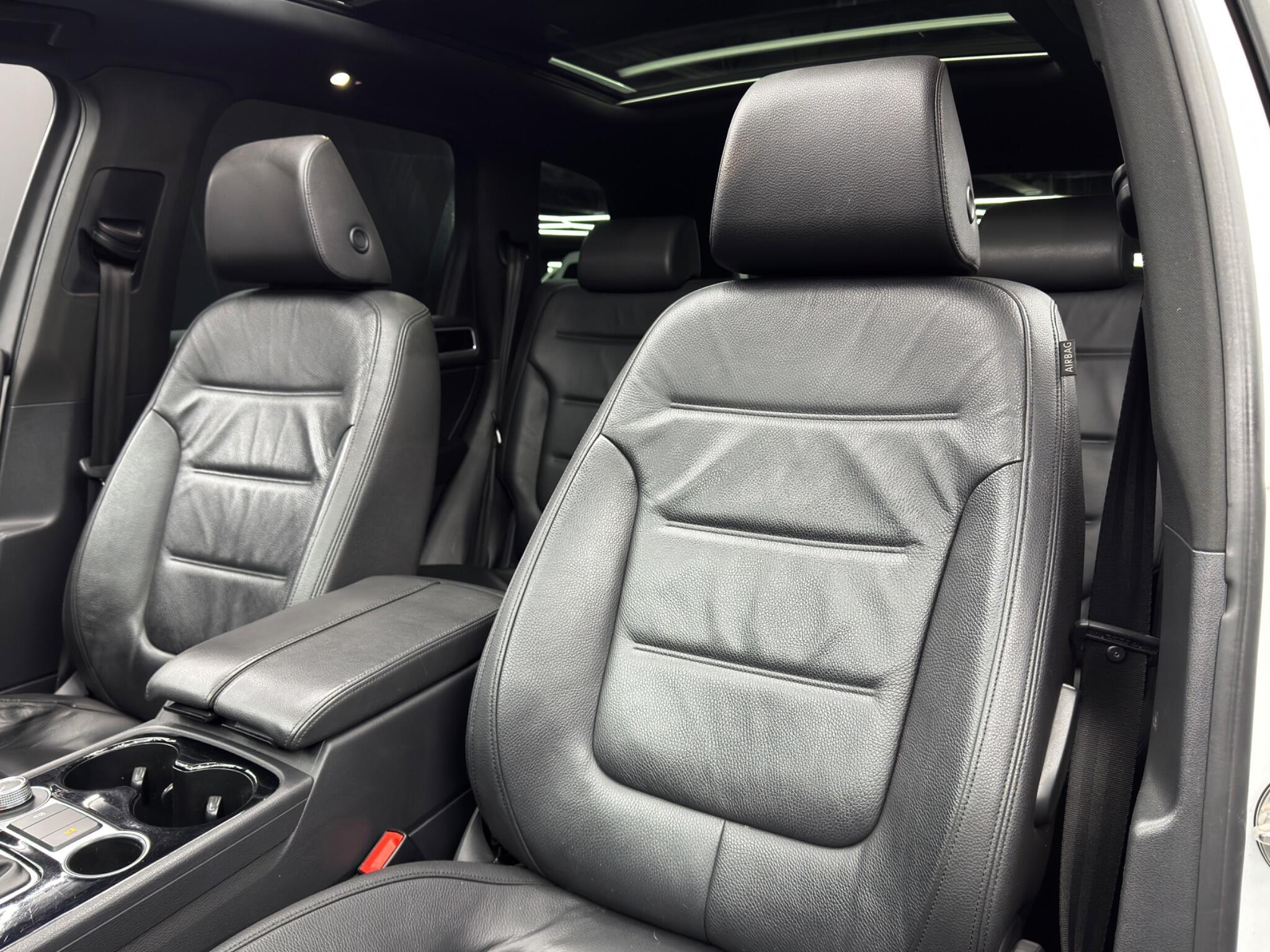 Volkswagen Touareg - Image 14