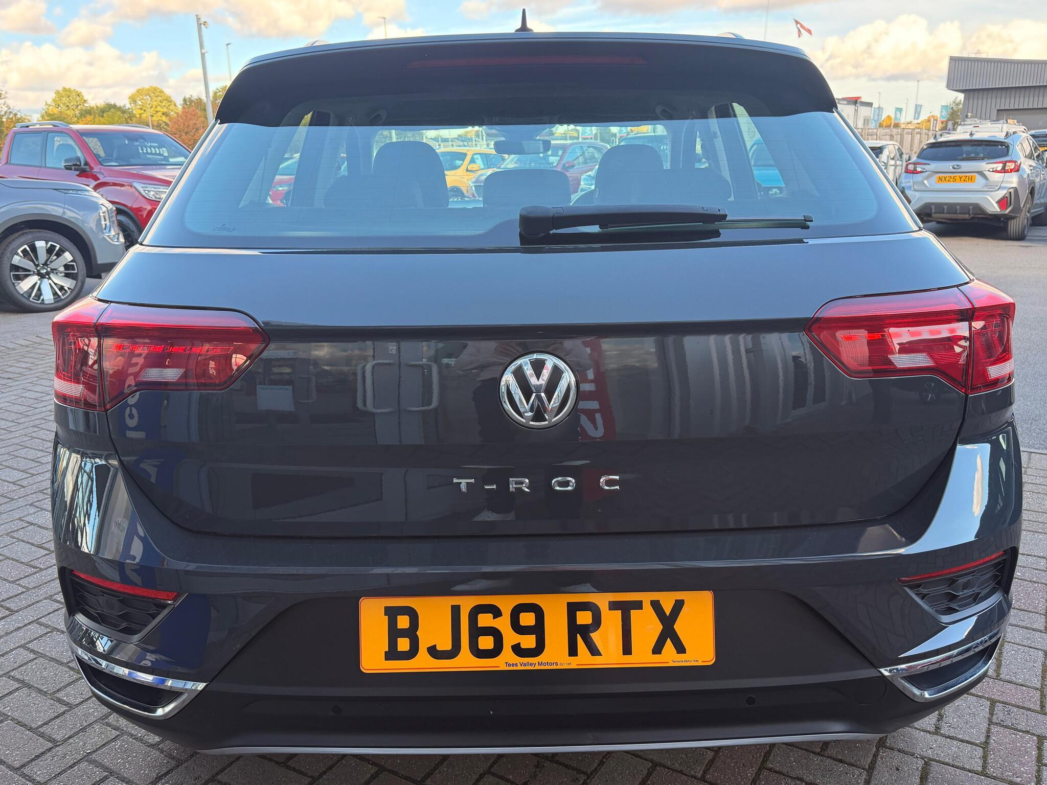Volkswagen T-Roc - Image 3