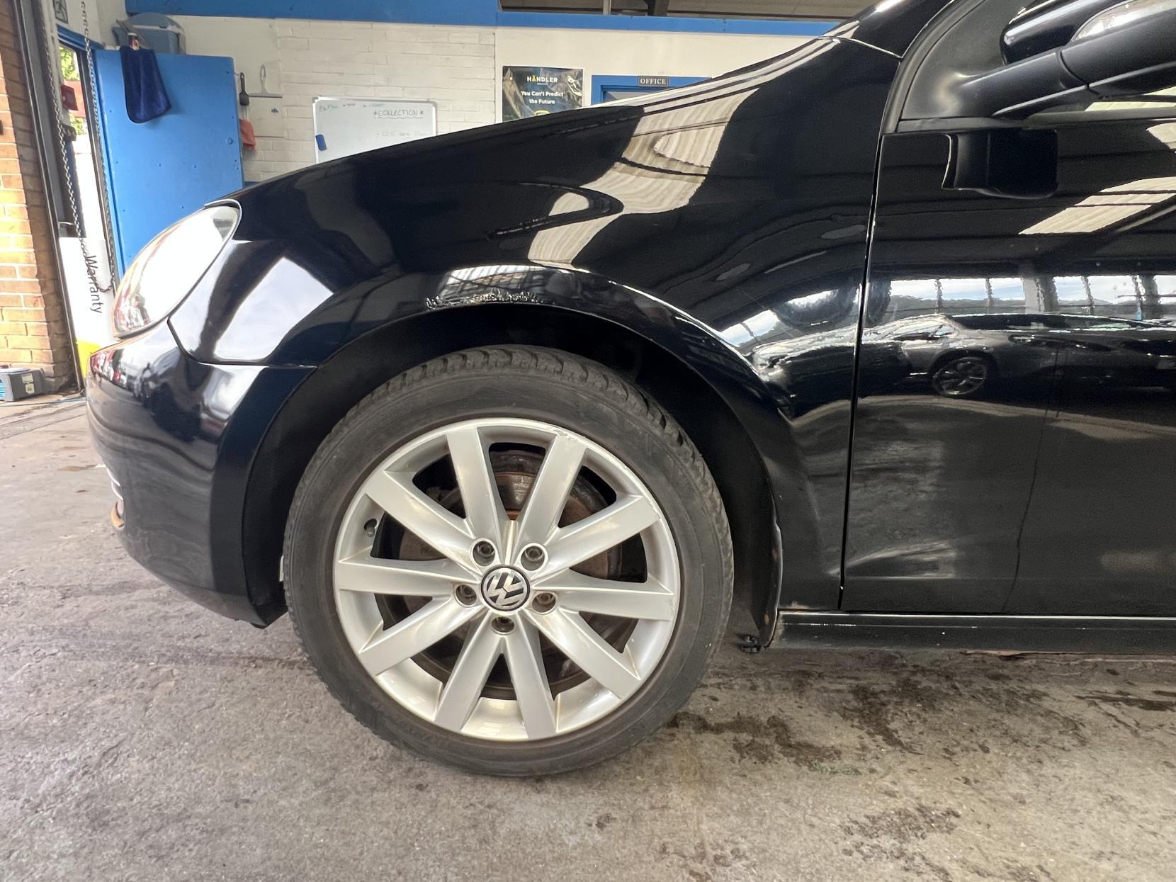 Volkswagen Golf - Image 17