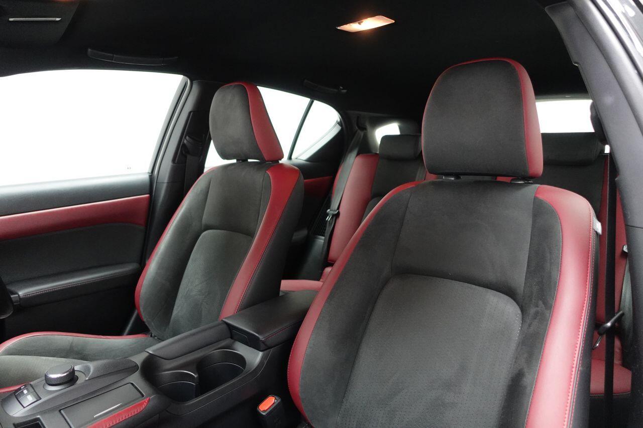 Lexus CT - Image 18