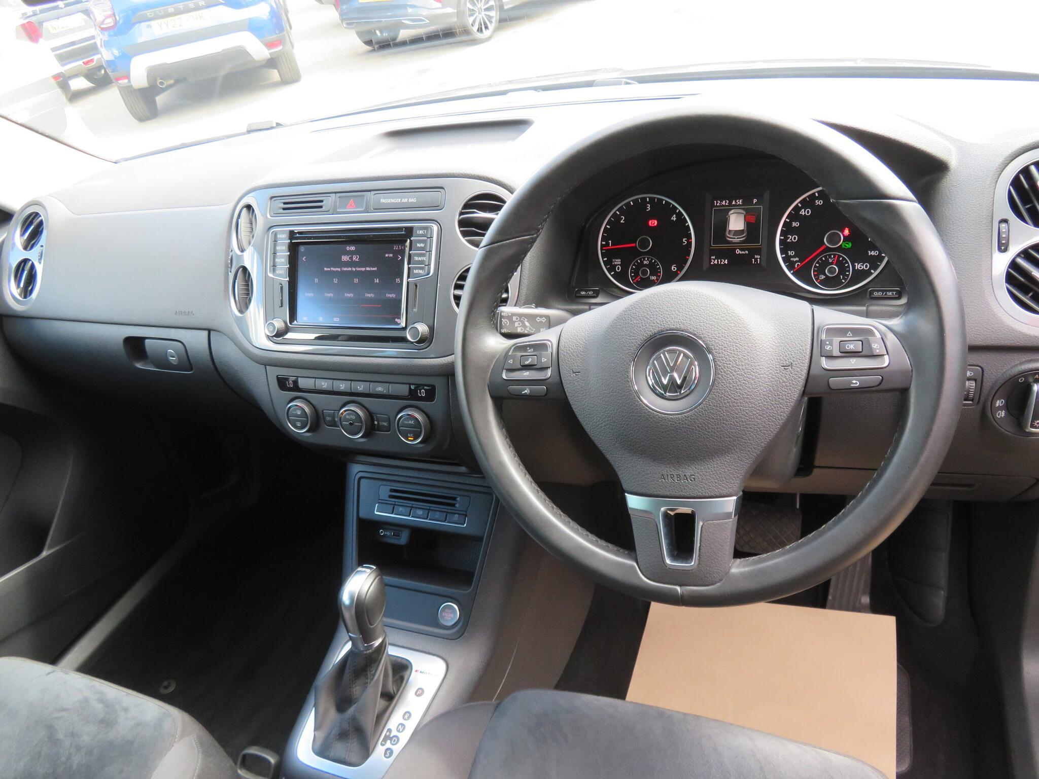 Volkswagen Tiguan - Image 15