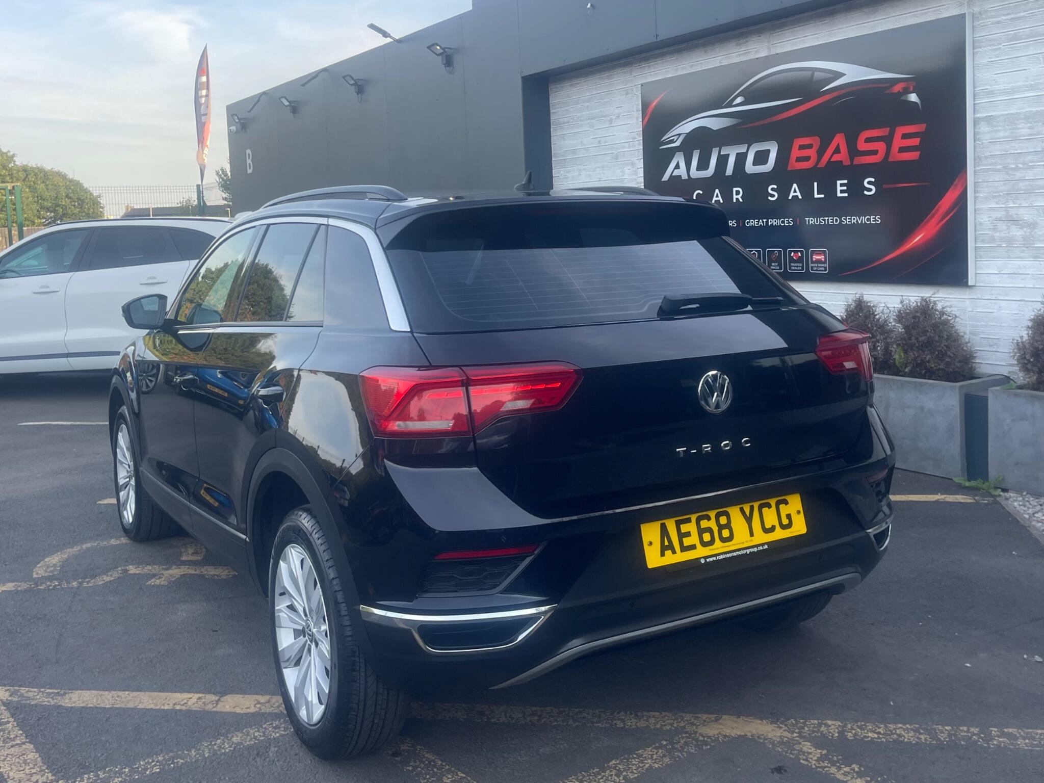 Volkswagen T-Roc - Image 9