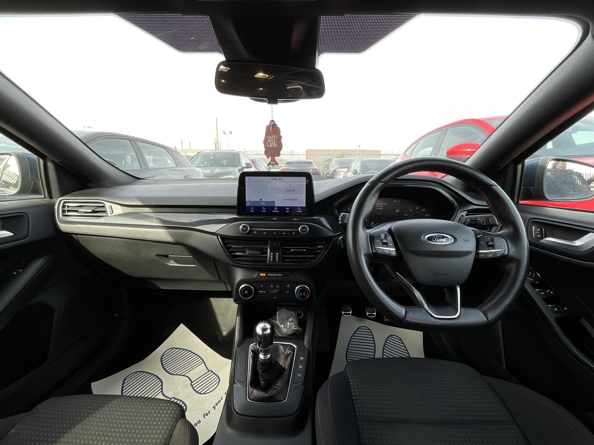 Ford Focus - Image 6