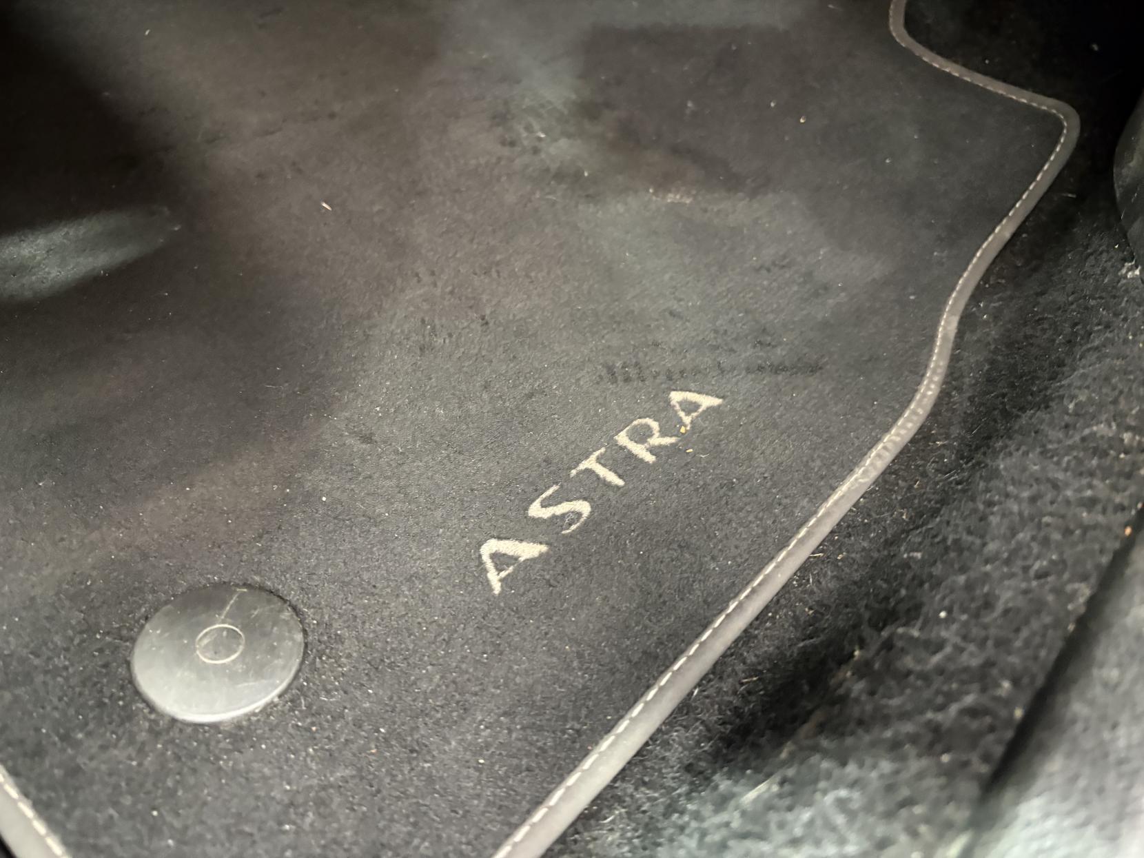 Vauxhall Astra - Image 16