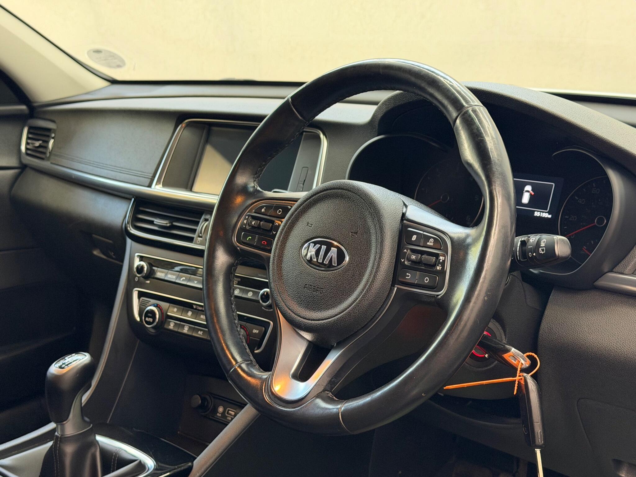 Kia Optima - Image 11