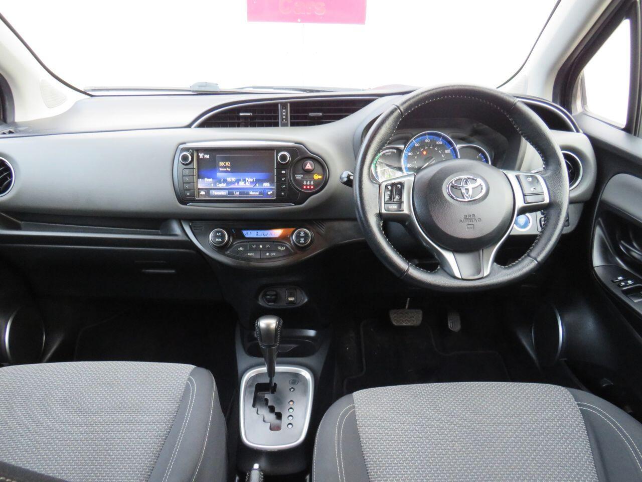 Toyota Yaris - Image 2
