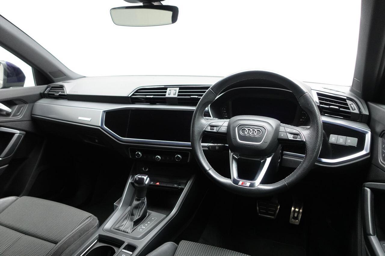 Audi Q3 - Image 15