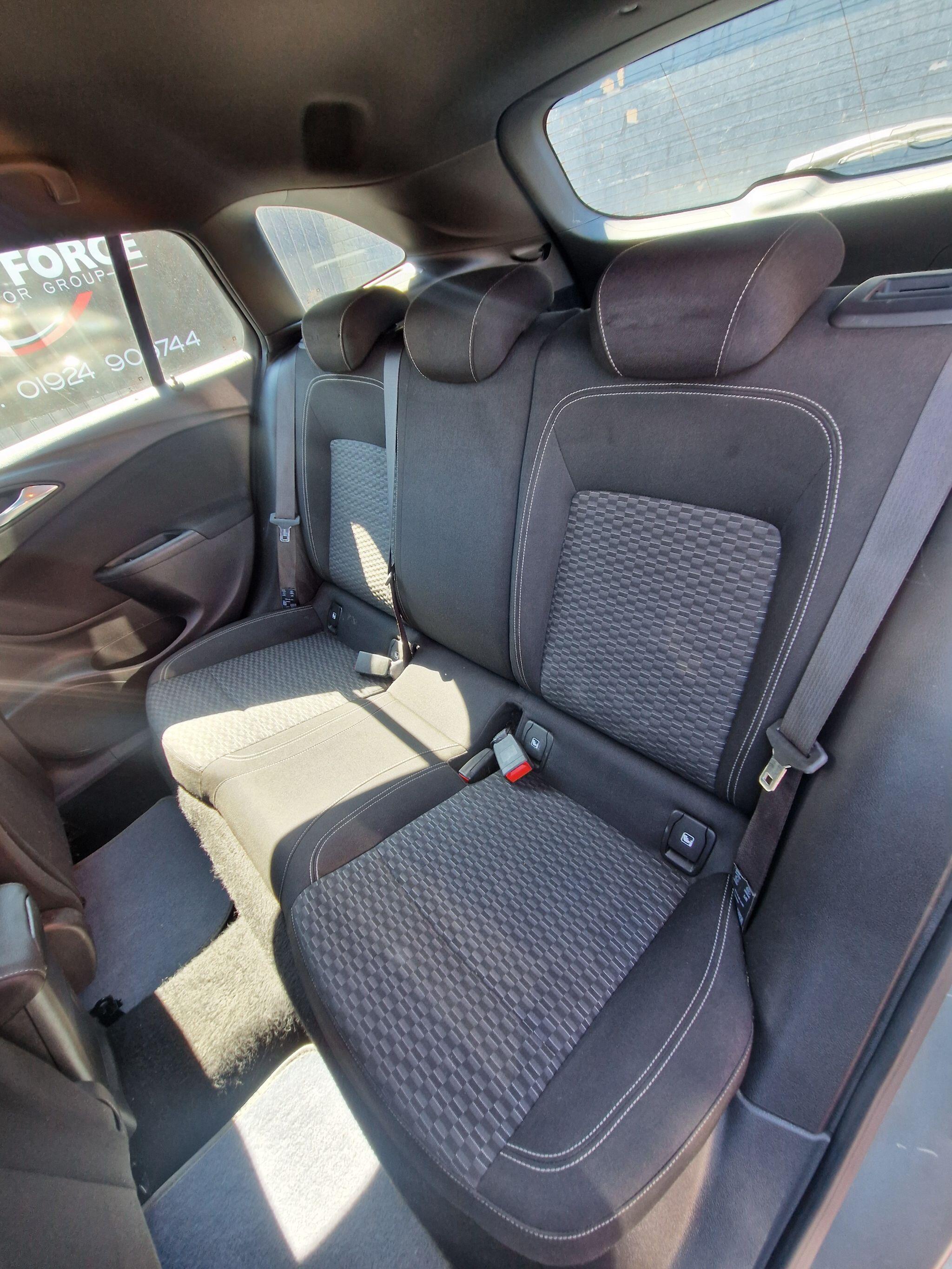 Vauxhall Astra - Image 39