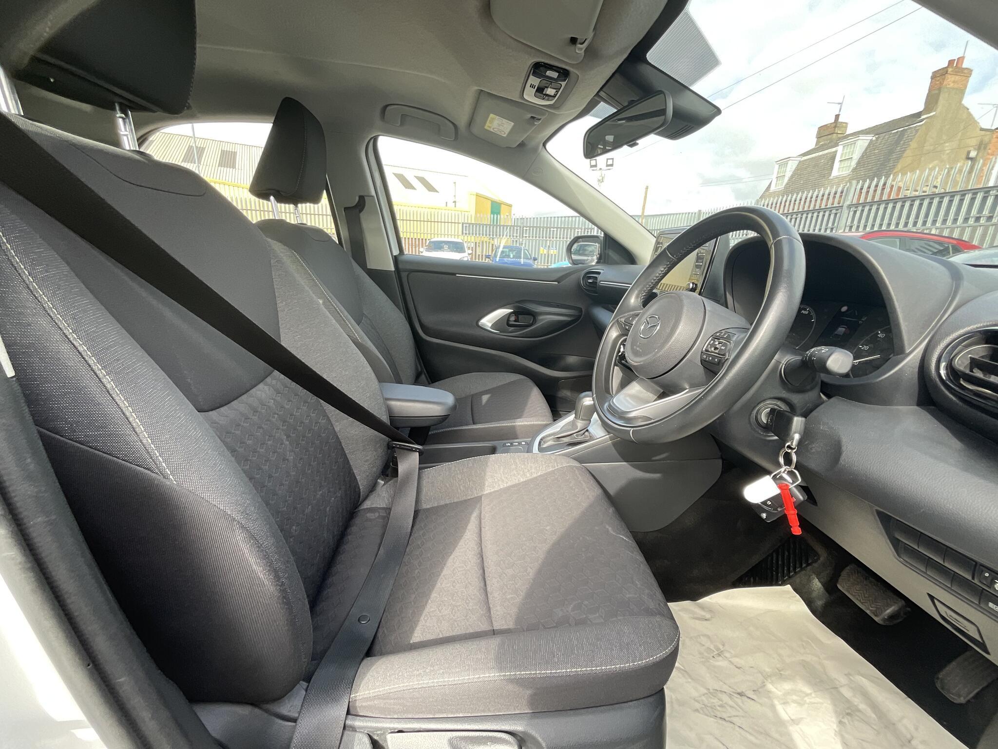Mazda Mazda 2 Hybrid - Image 9