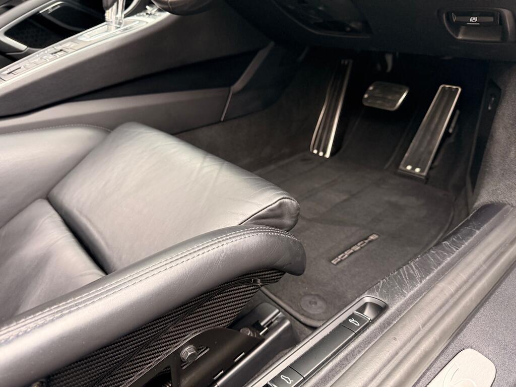 Porsche 911 - Image 54