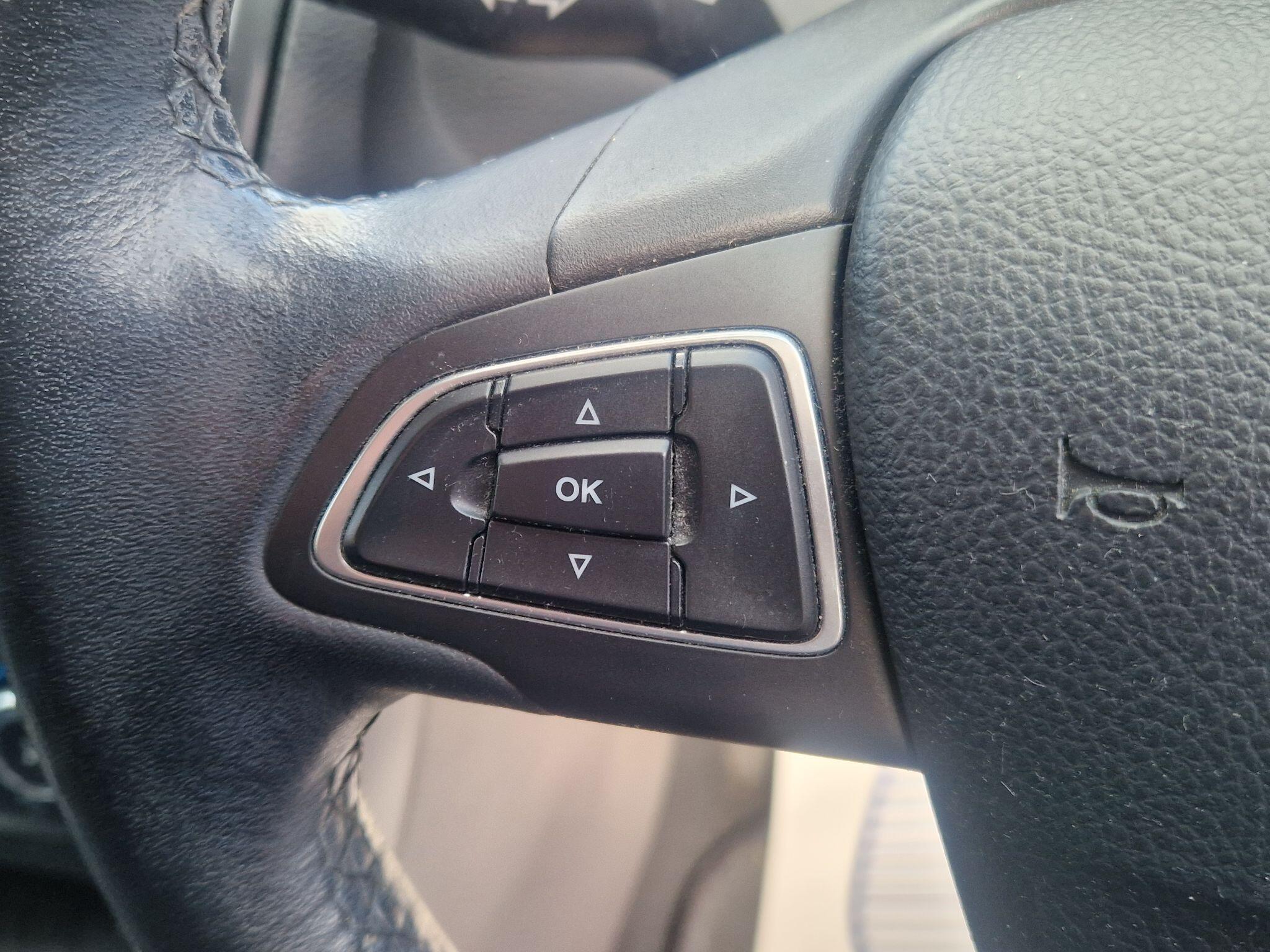 Ford Focus - Image 42