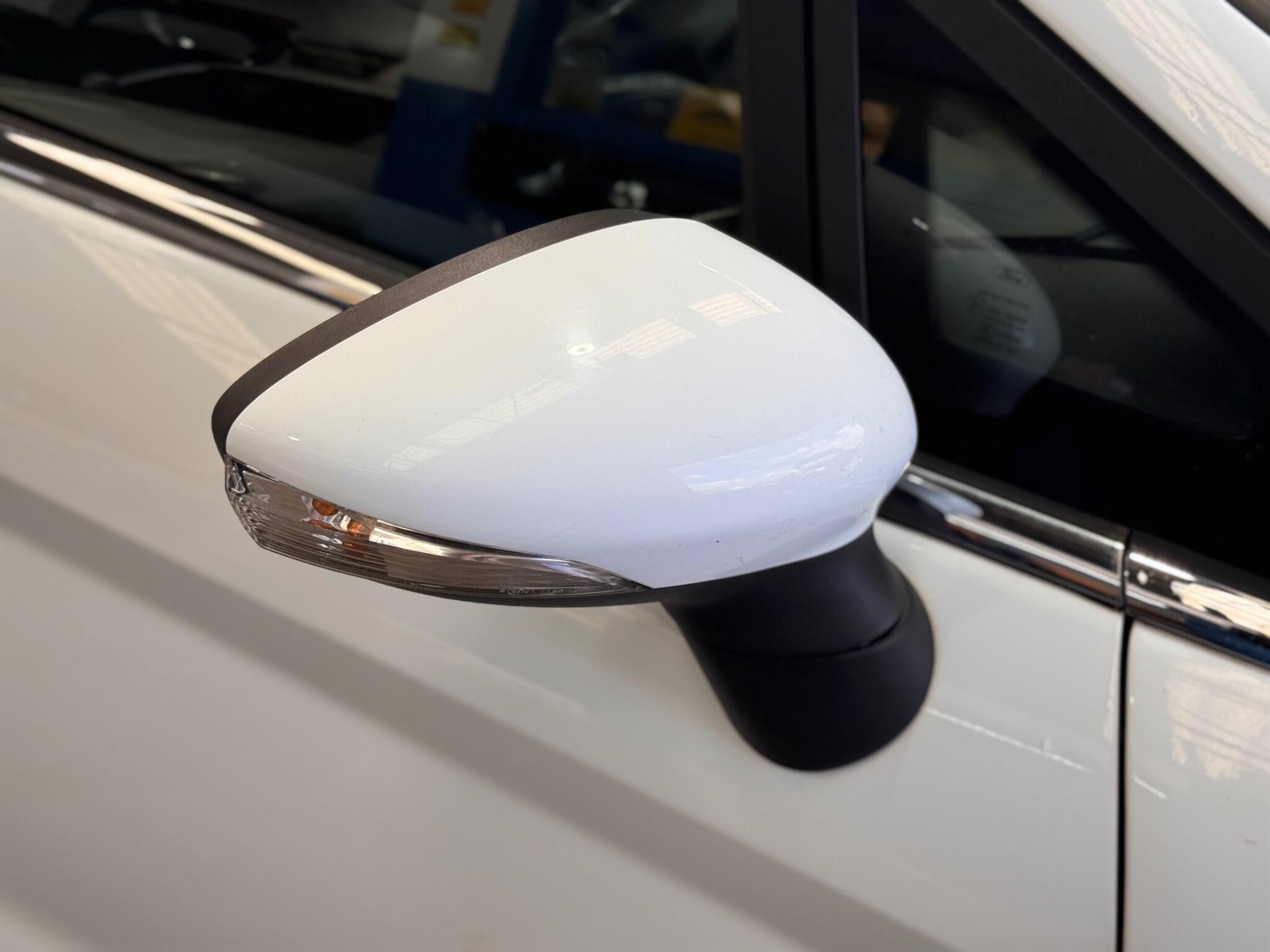 Ford Fiesta - Image 11