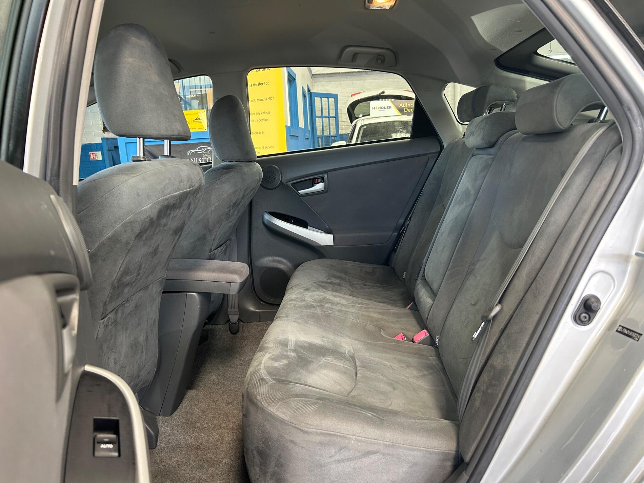 Toyota Prius - Image 21