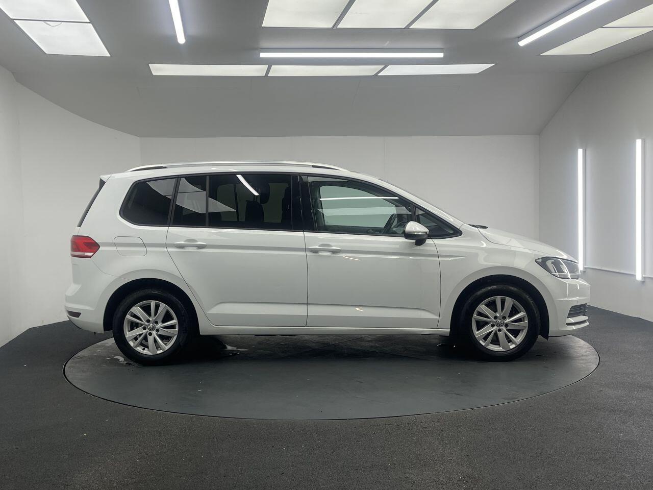 Volkswagen Touran - Image 13