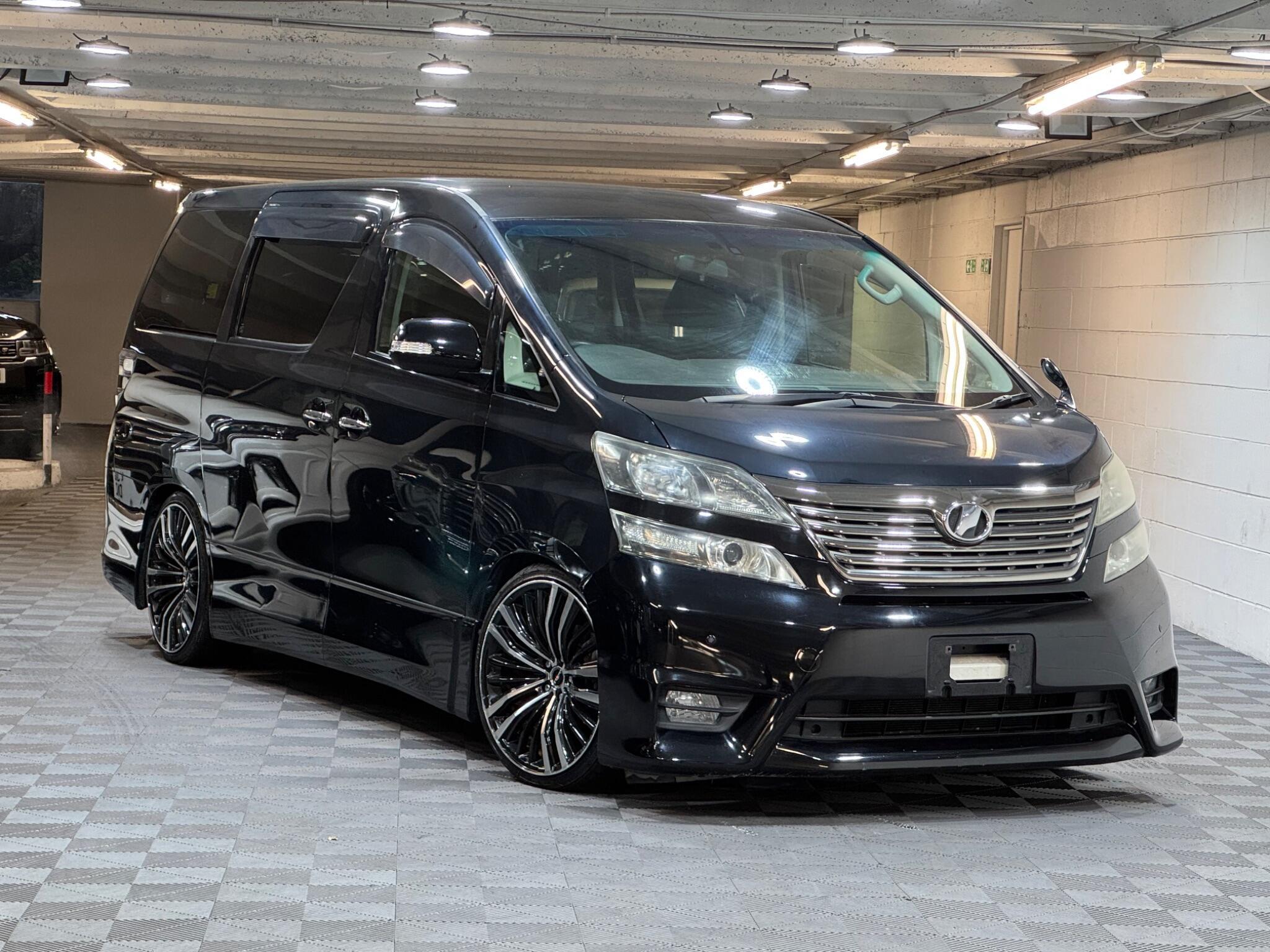 Toyota Vellfire - Image 7