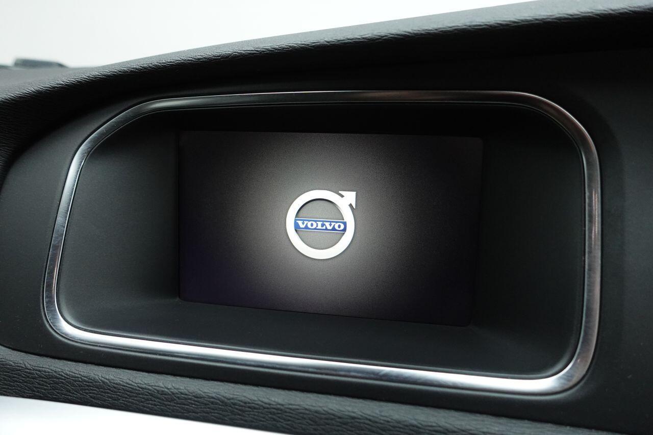 Volvo V40 CROSS COUNTRY - Image 3