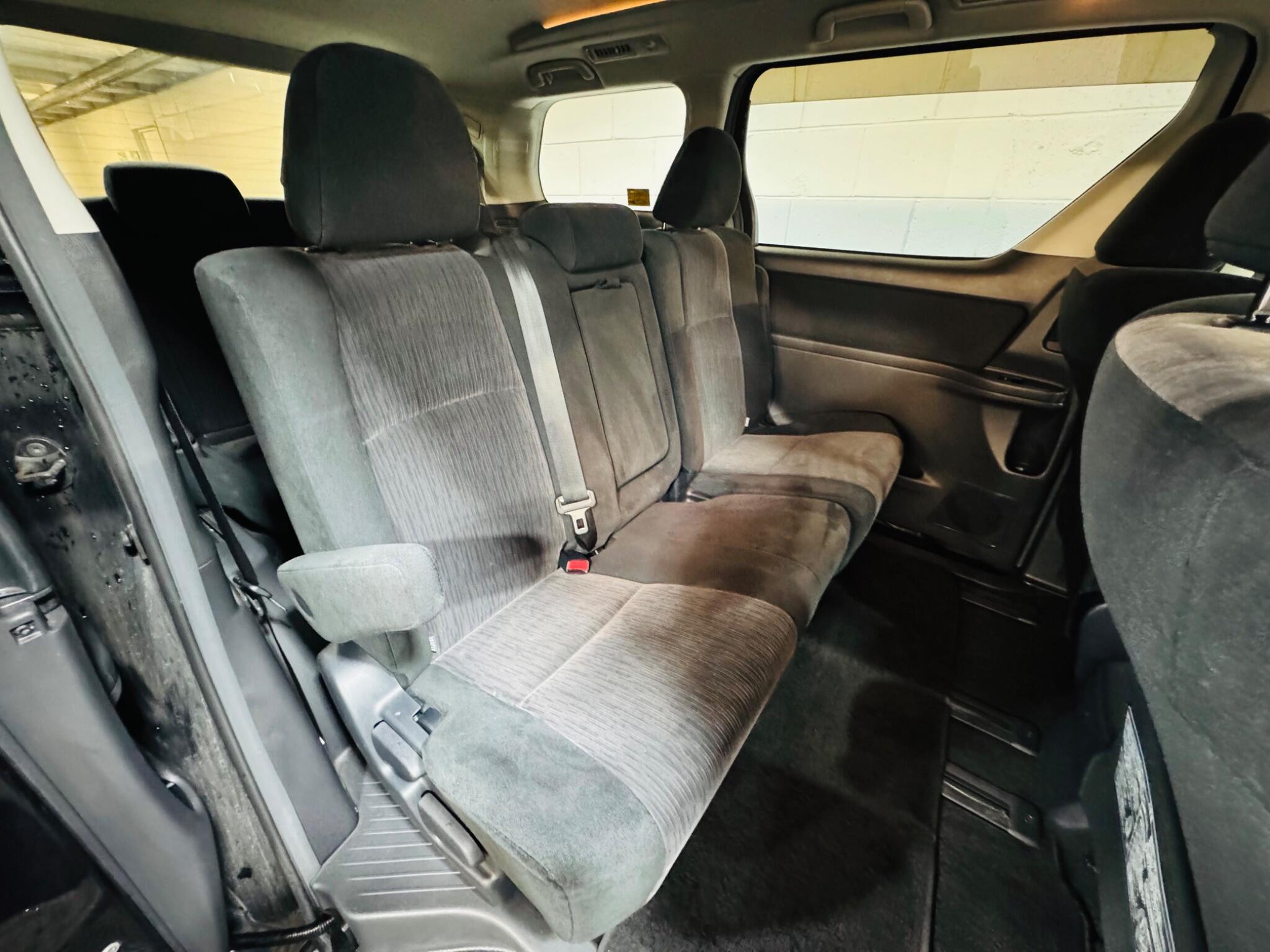 Toyota Vellfire - Image 10