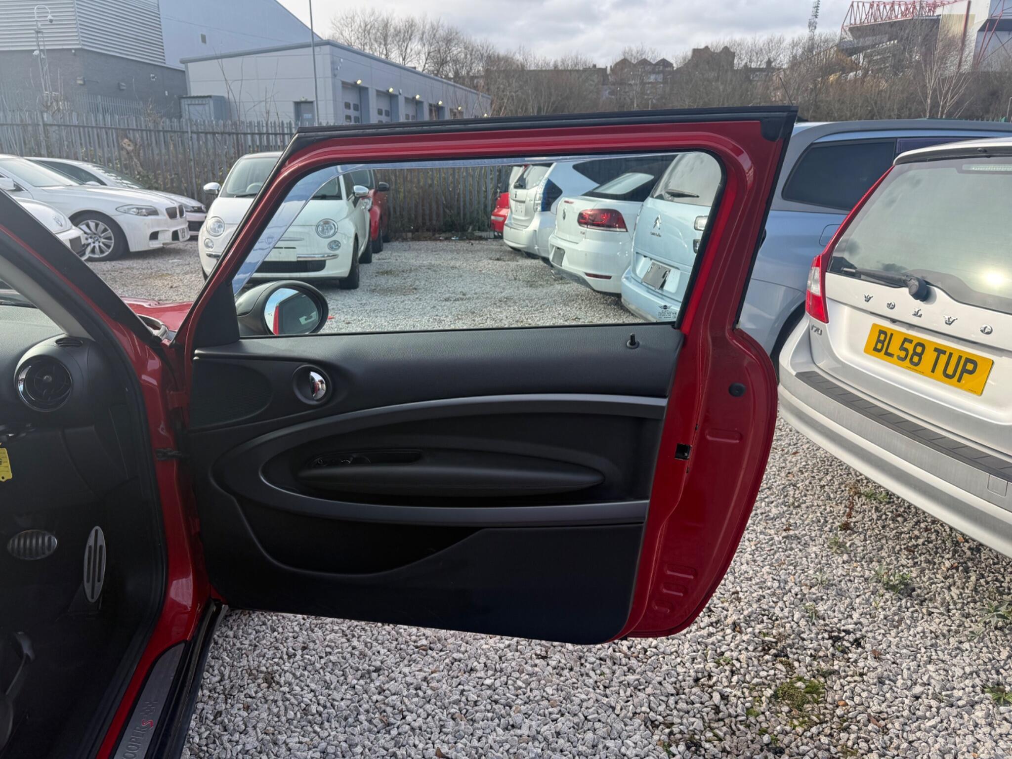 MINI Paceman - Image 10