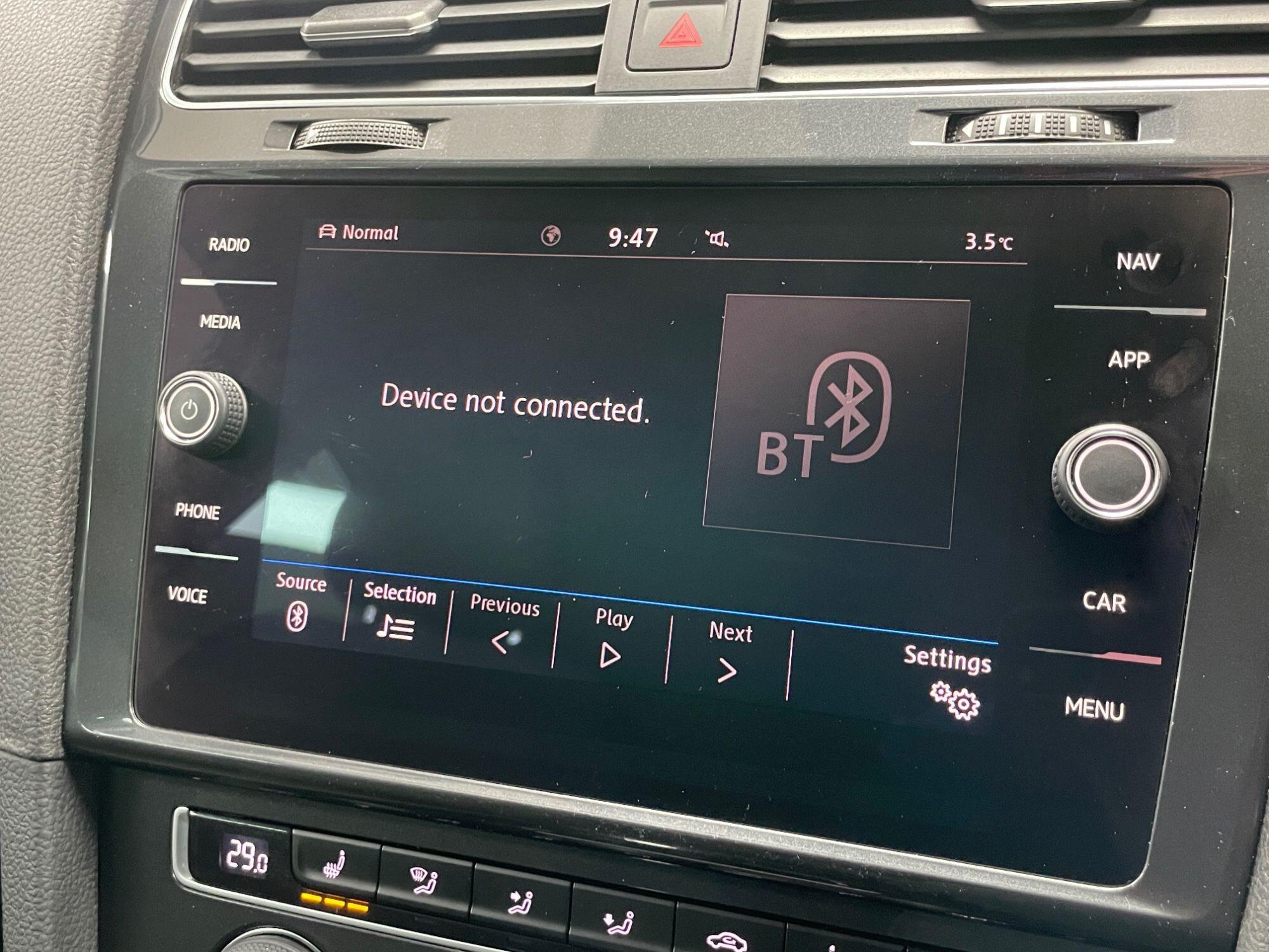 Volkswagen Golf - Image 43