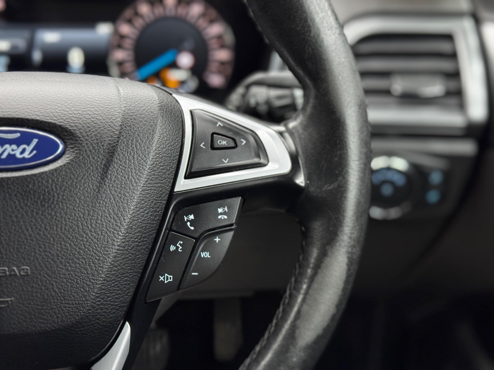 Ford Mondeo - Image 21