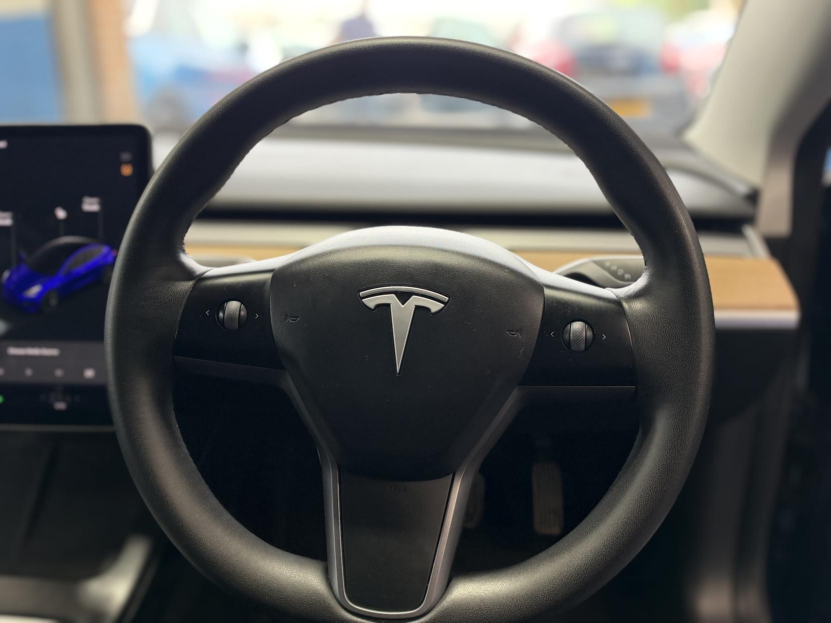 Tesla Model 3 - Image 11