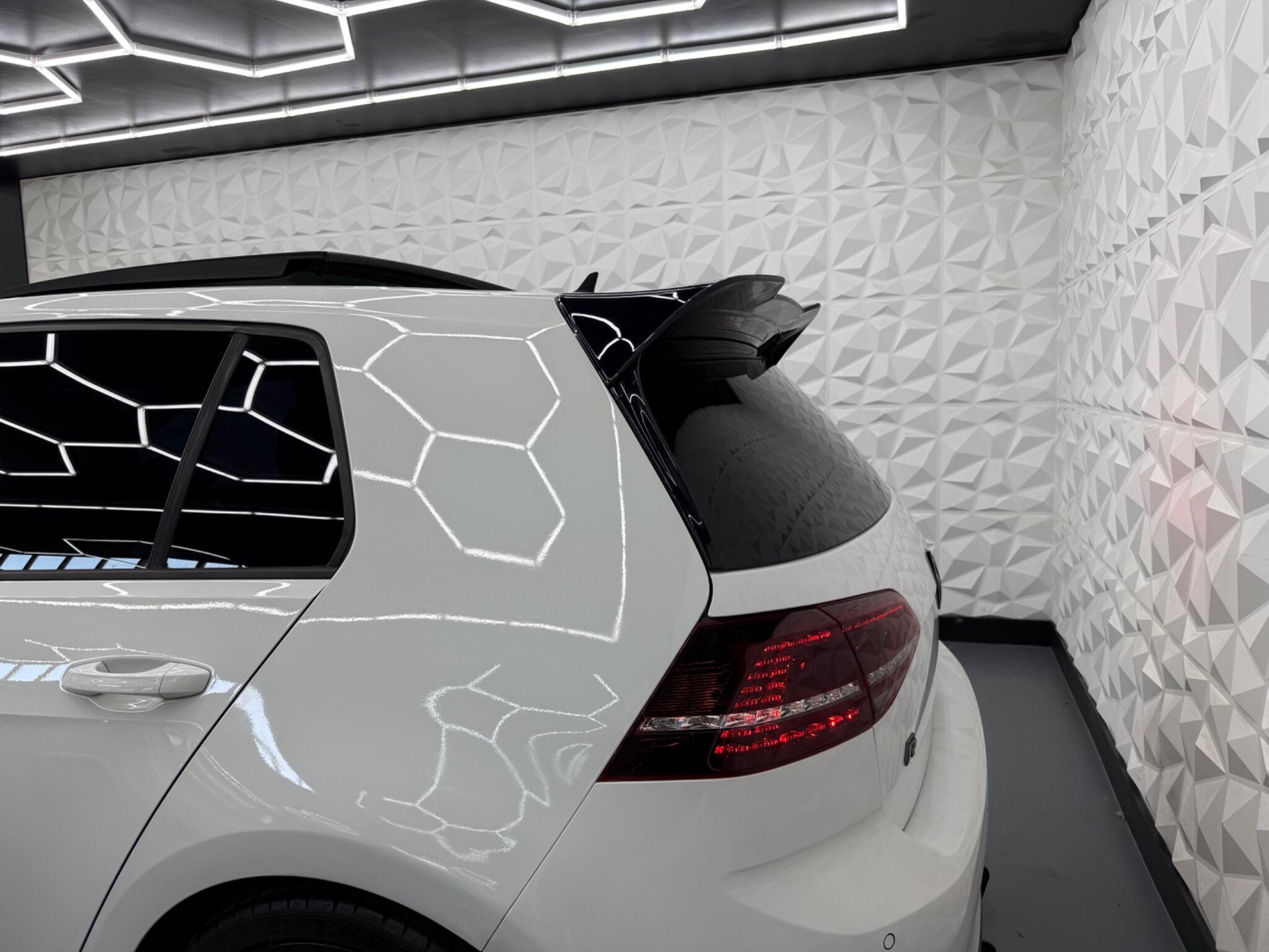 Volkswagen Golf - Image 13