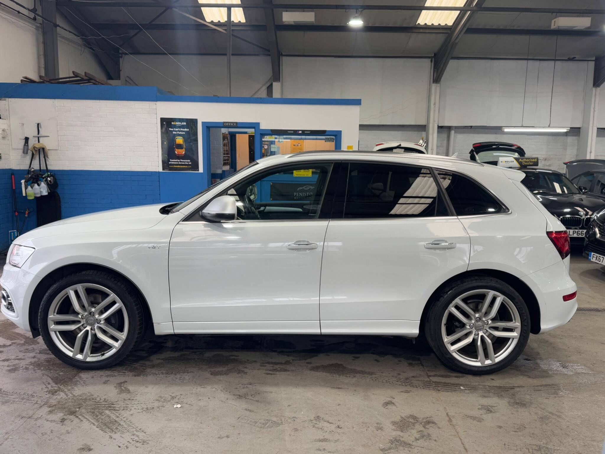Audi SQ5 - Image 4