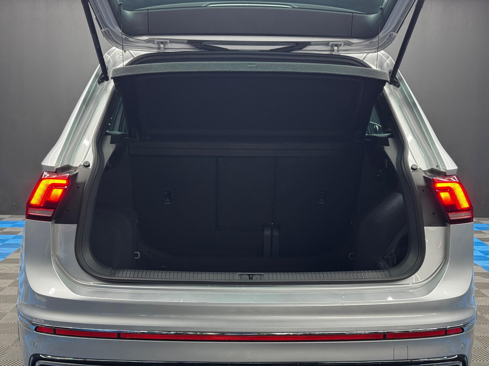 Volkswagen Tiguan - Image 40