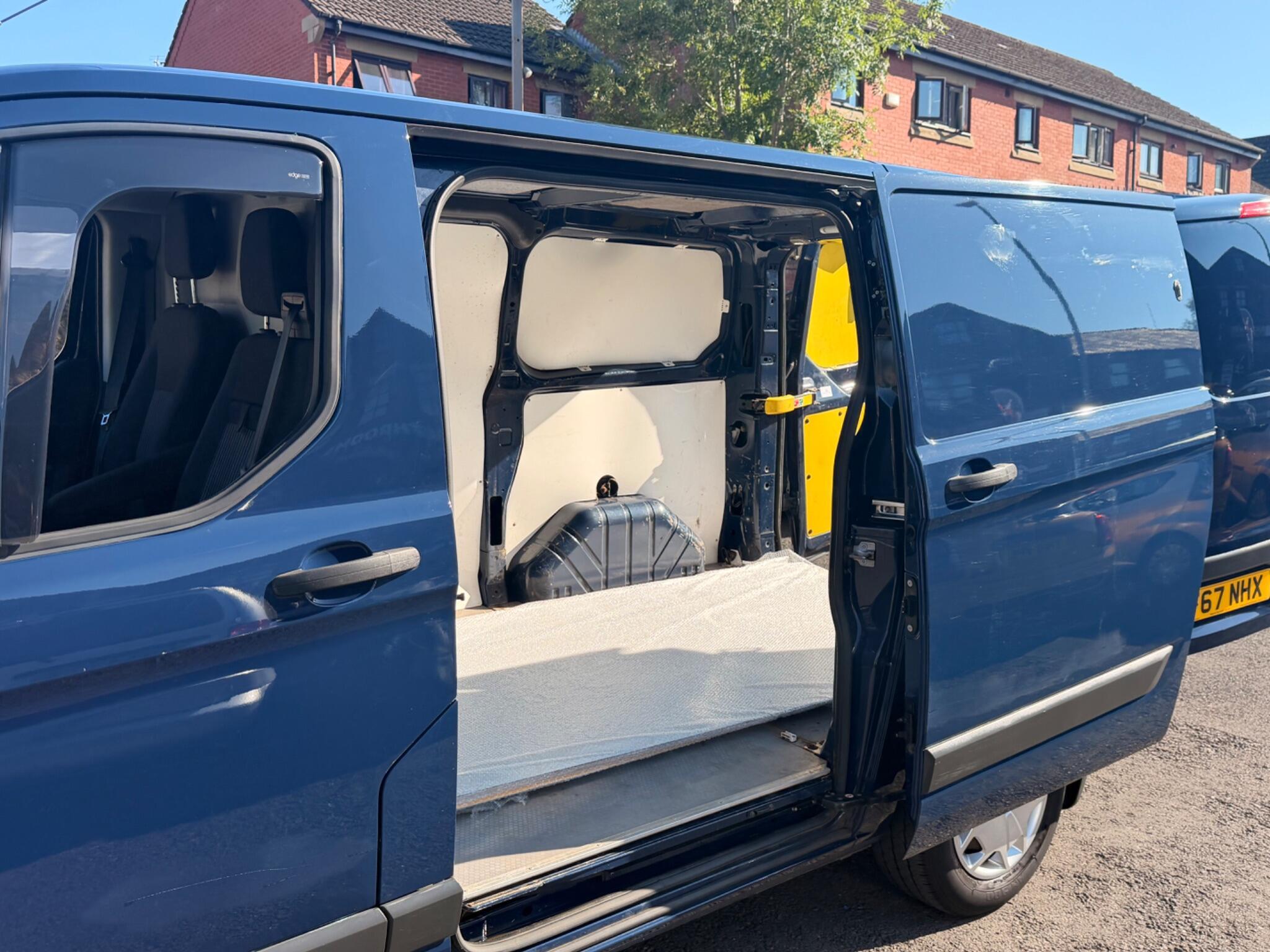 Ford Transit Custom - Image 14