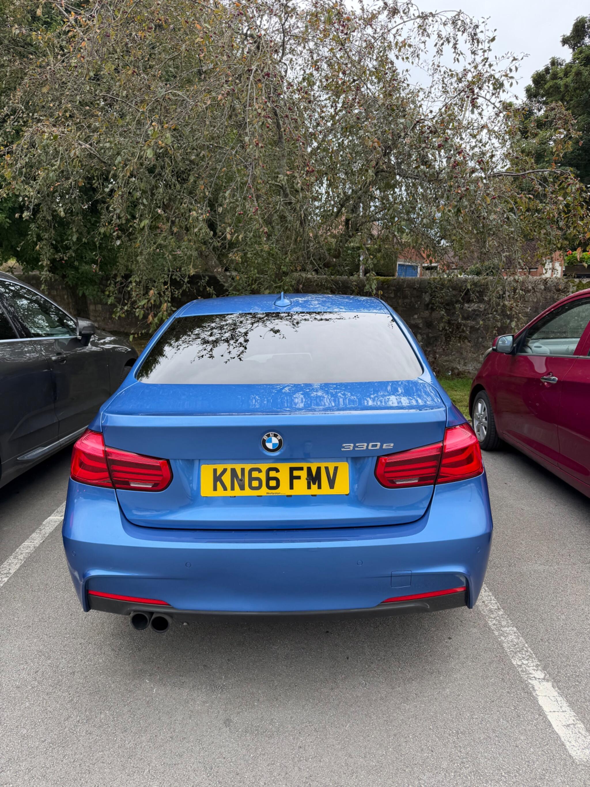 BMW 3 Series - Image 12