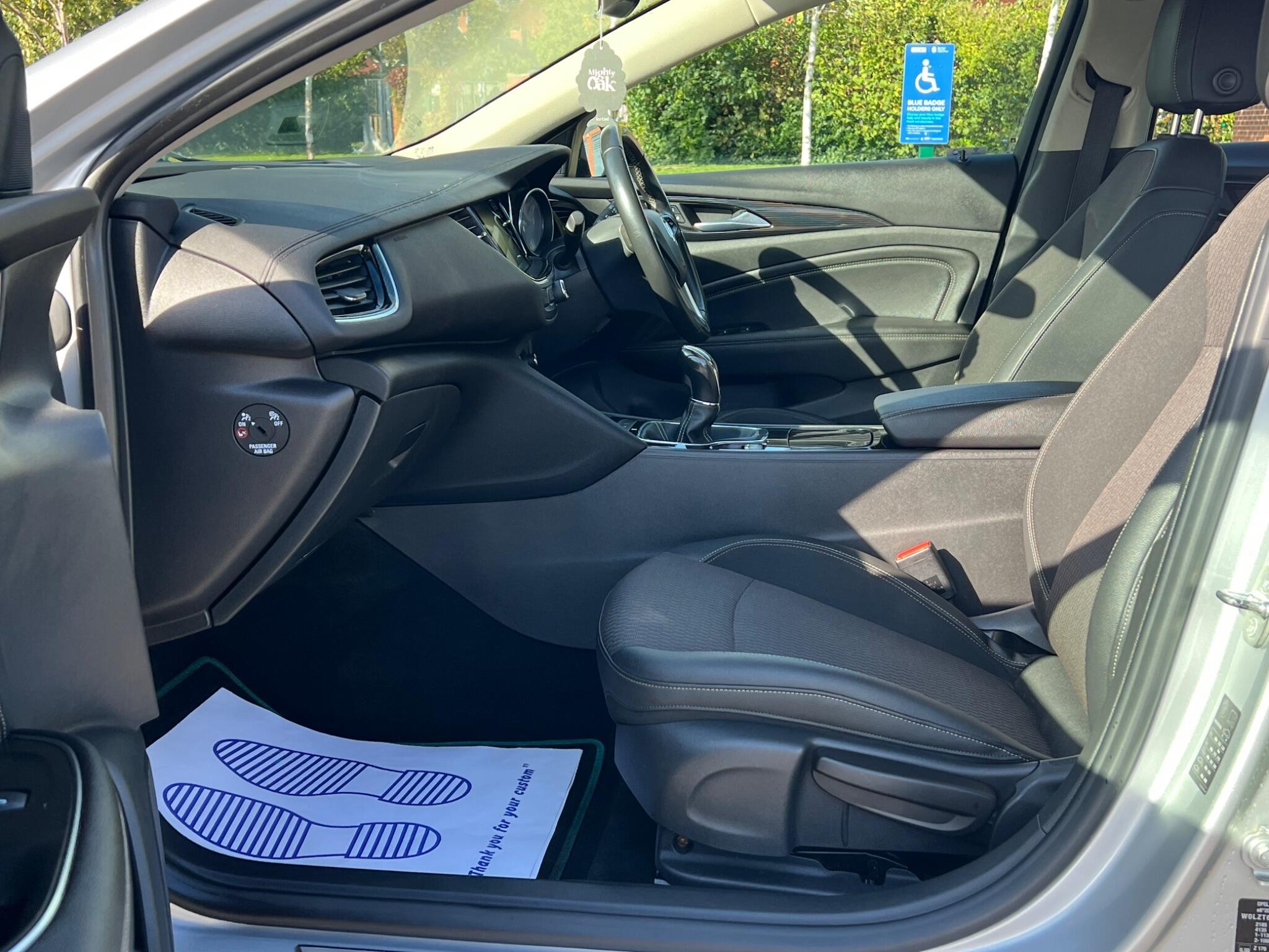 Vauxhall Insignia - Image 11