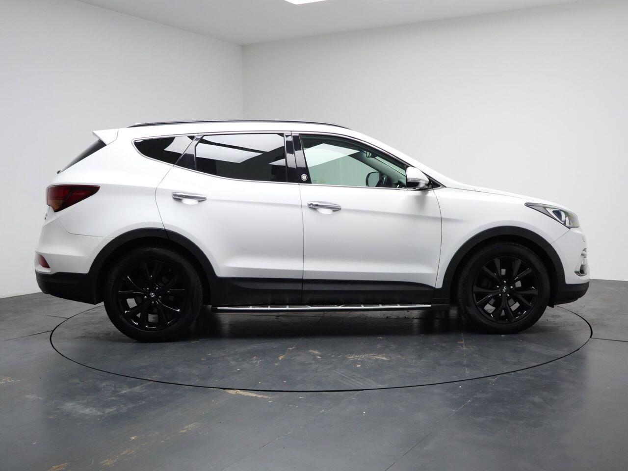 Hyundai Santa Fe - Image 14