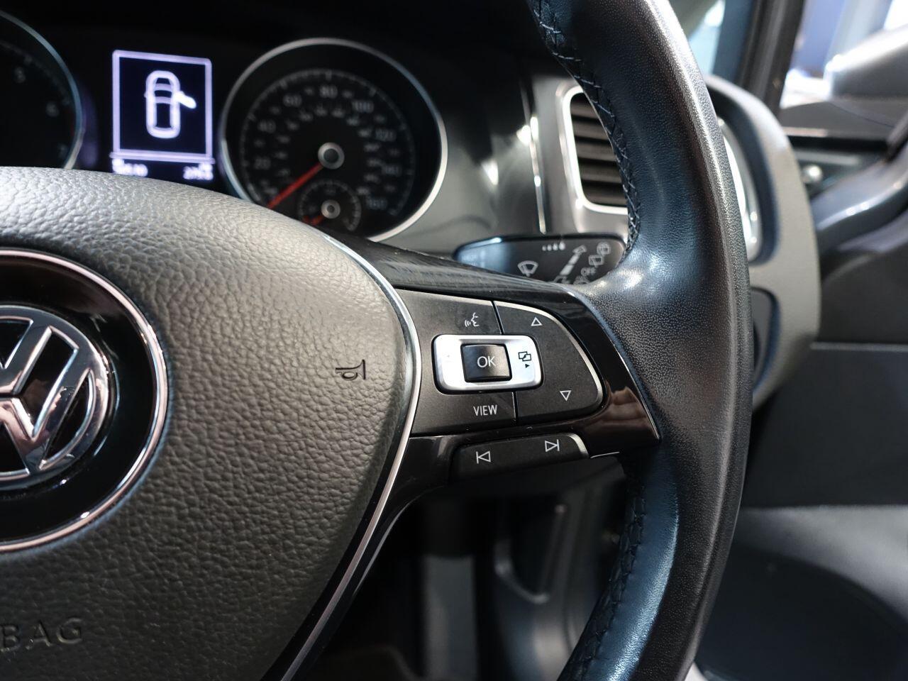 Volkswagen Golf - Image 20