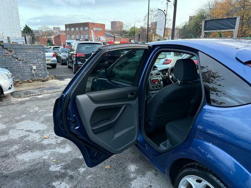 Ford Focus - Image 17