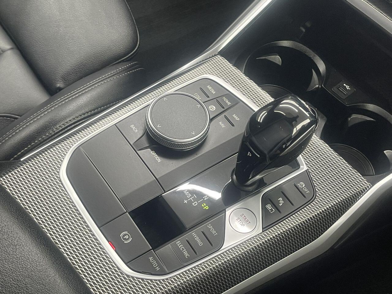 BMW 3 Series - Image 25