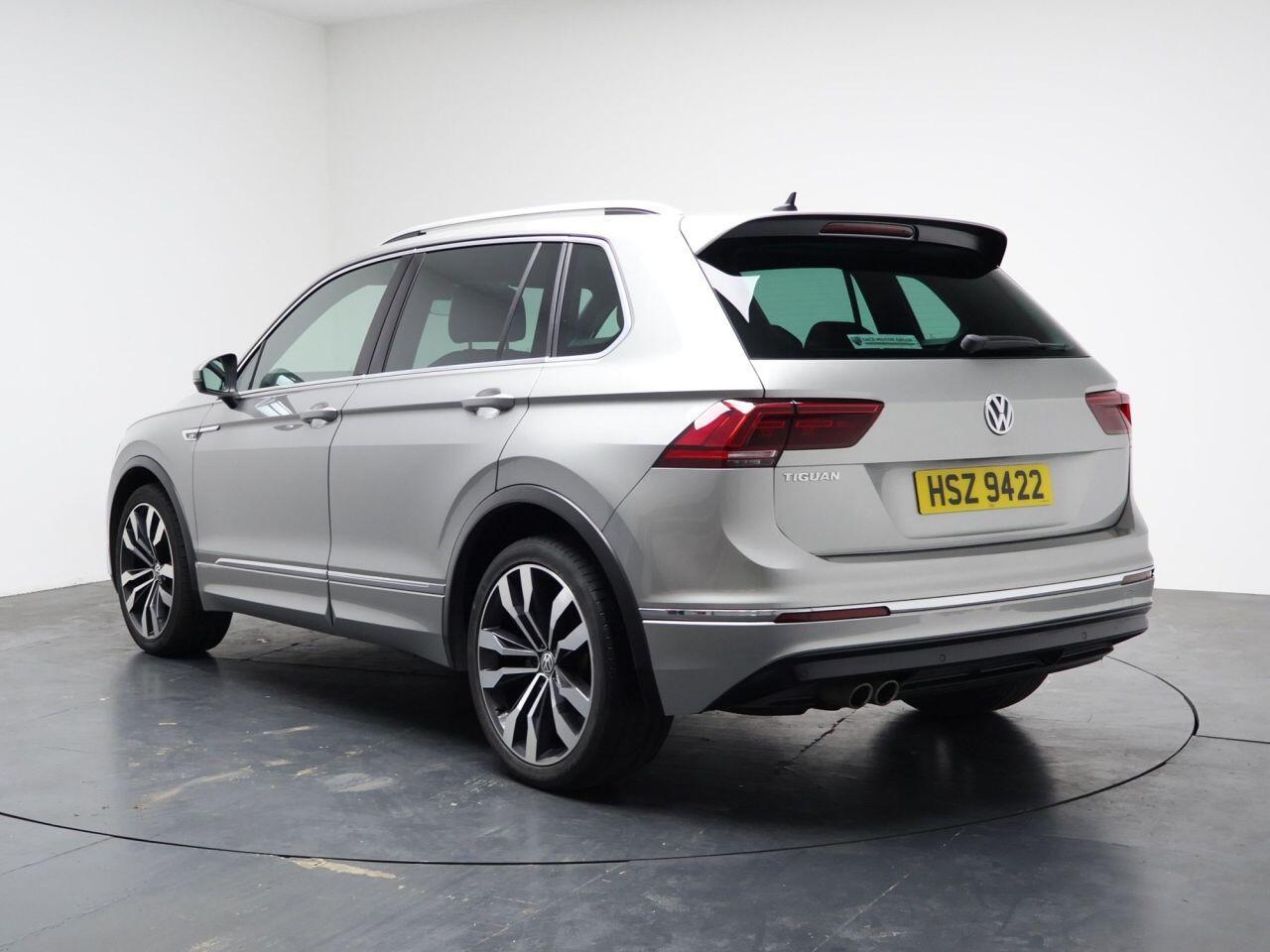 Volkswagen Tiguan - Image 12