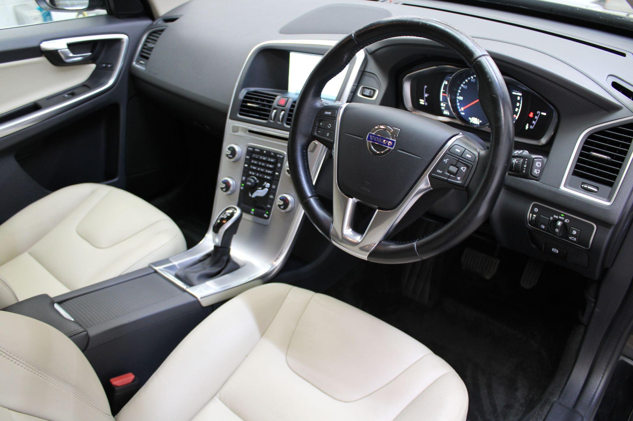 Volvo XC60 - Image 45
