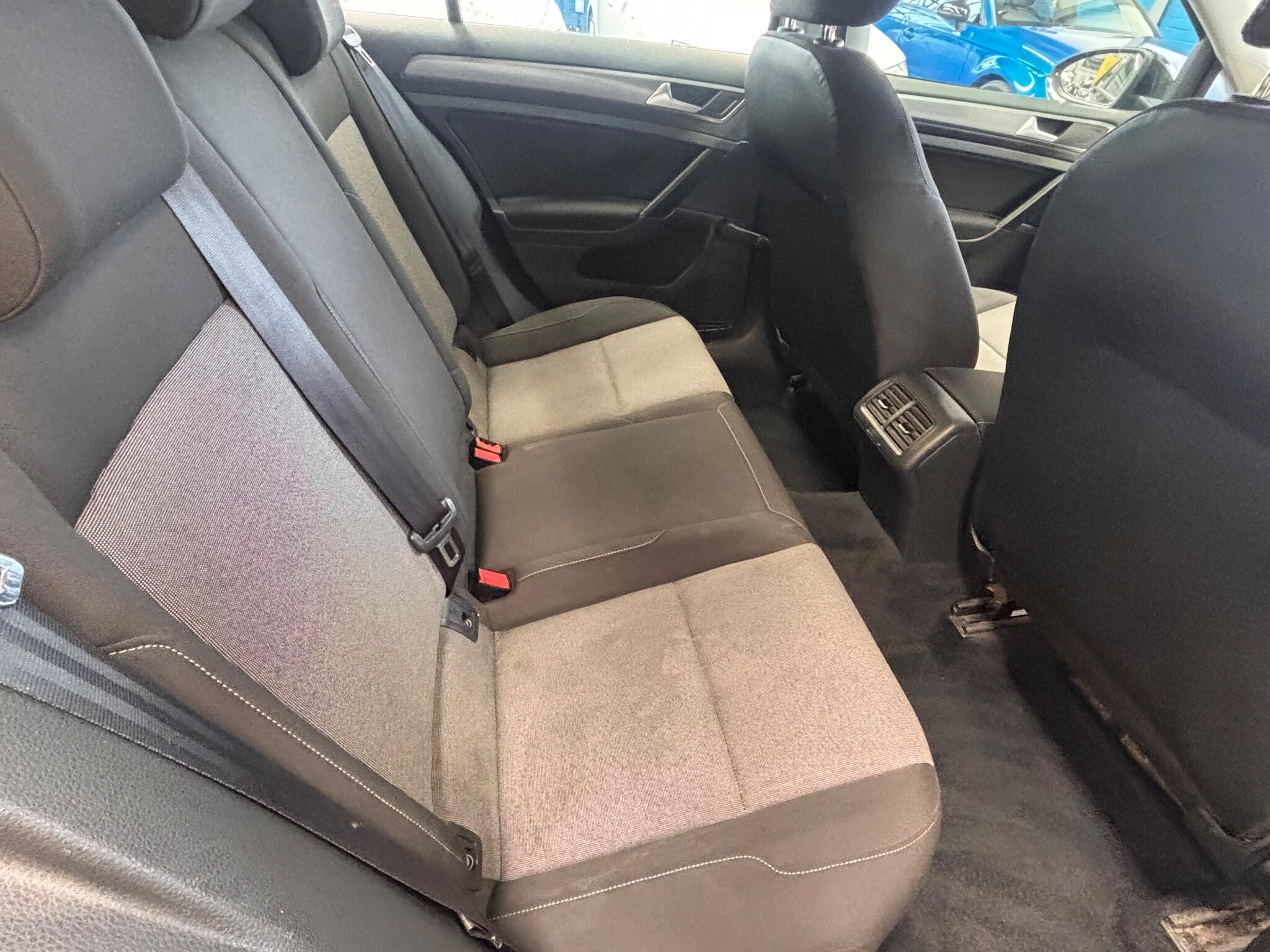 Volkswagen Golf - Image 20