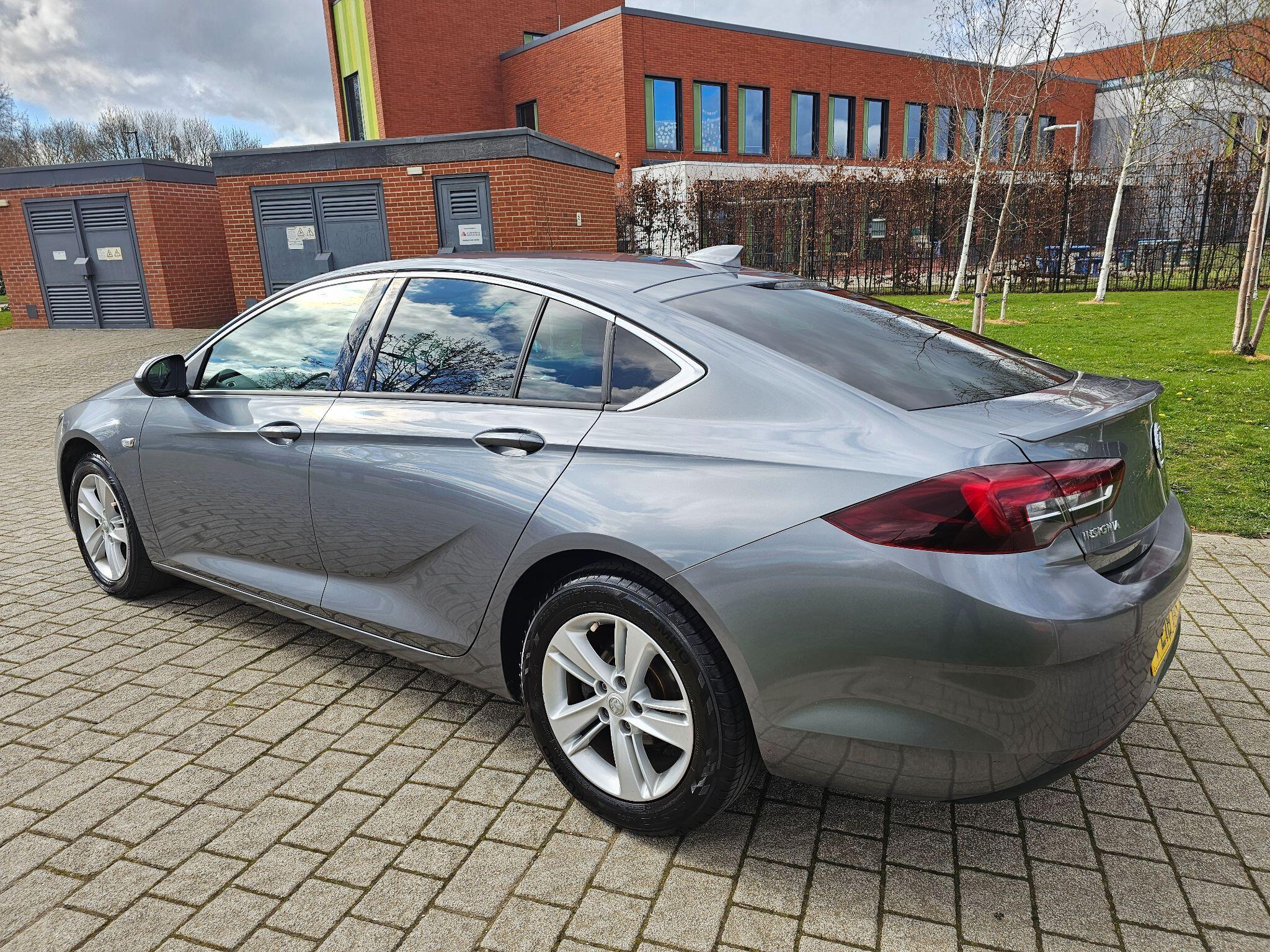 Vauxhall Insignia - Image 8