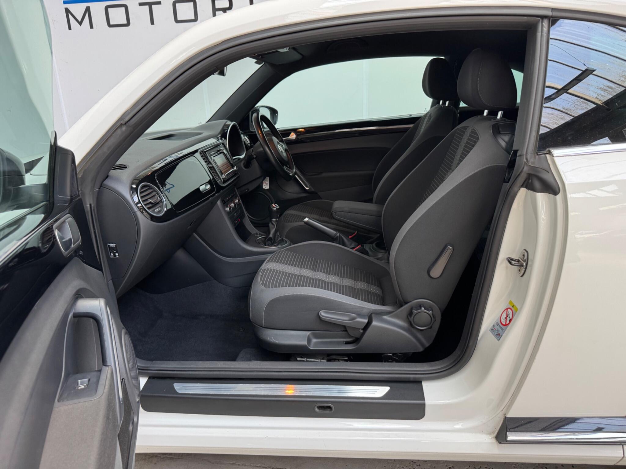 Volkswagen Beetle - Image 10