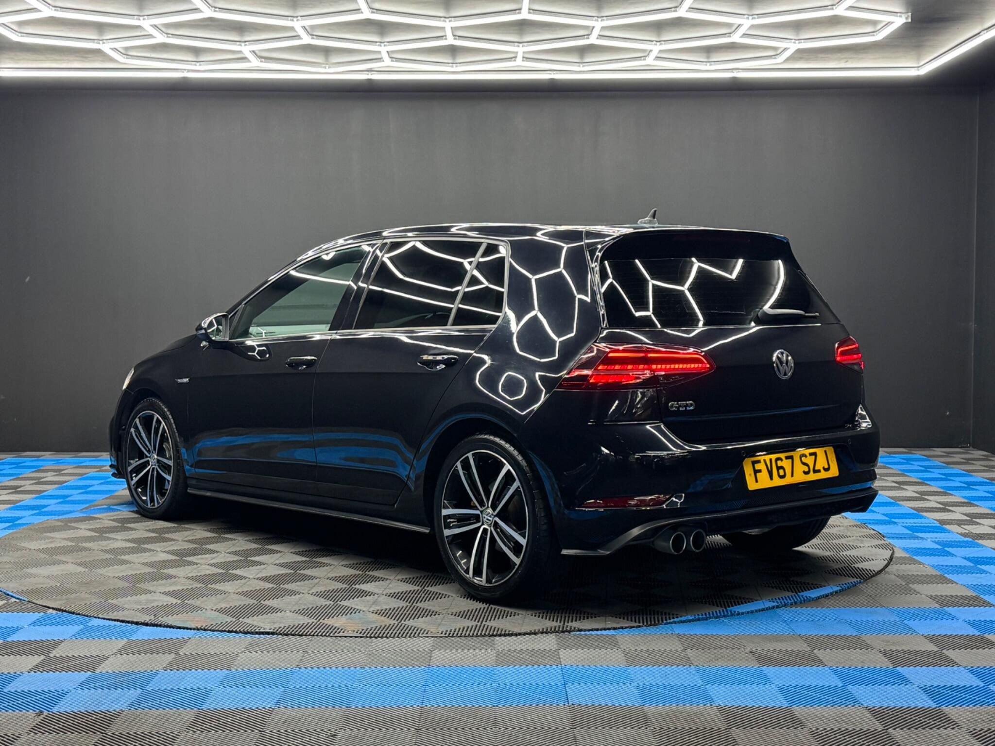 Volkswagen Golf - Image 7