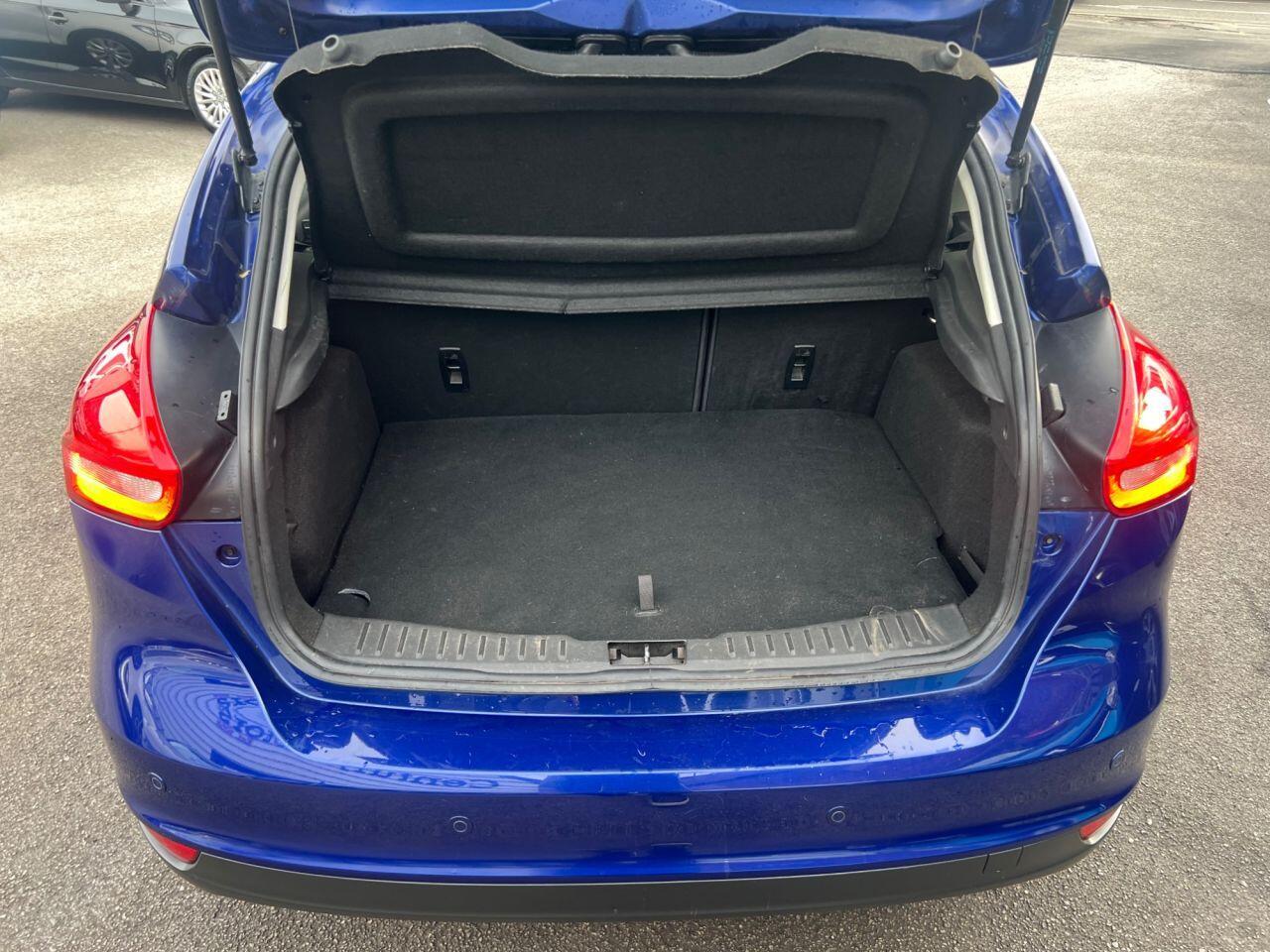 Ford Focus - Image 6