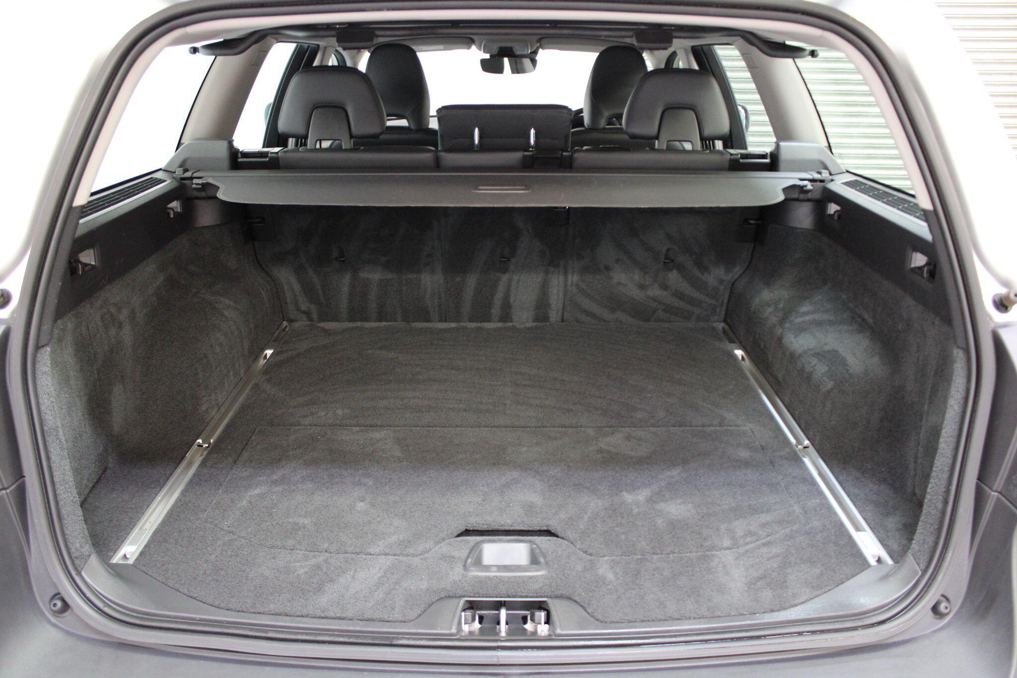 Volvo XC70 - Image 16