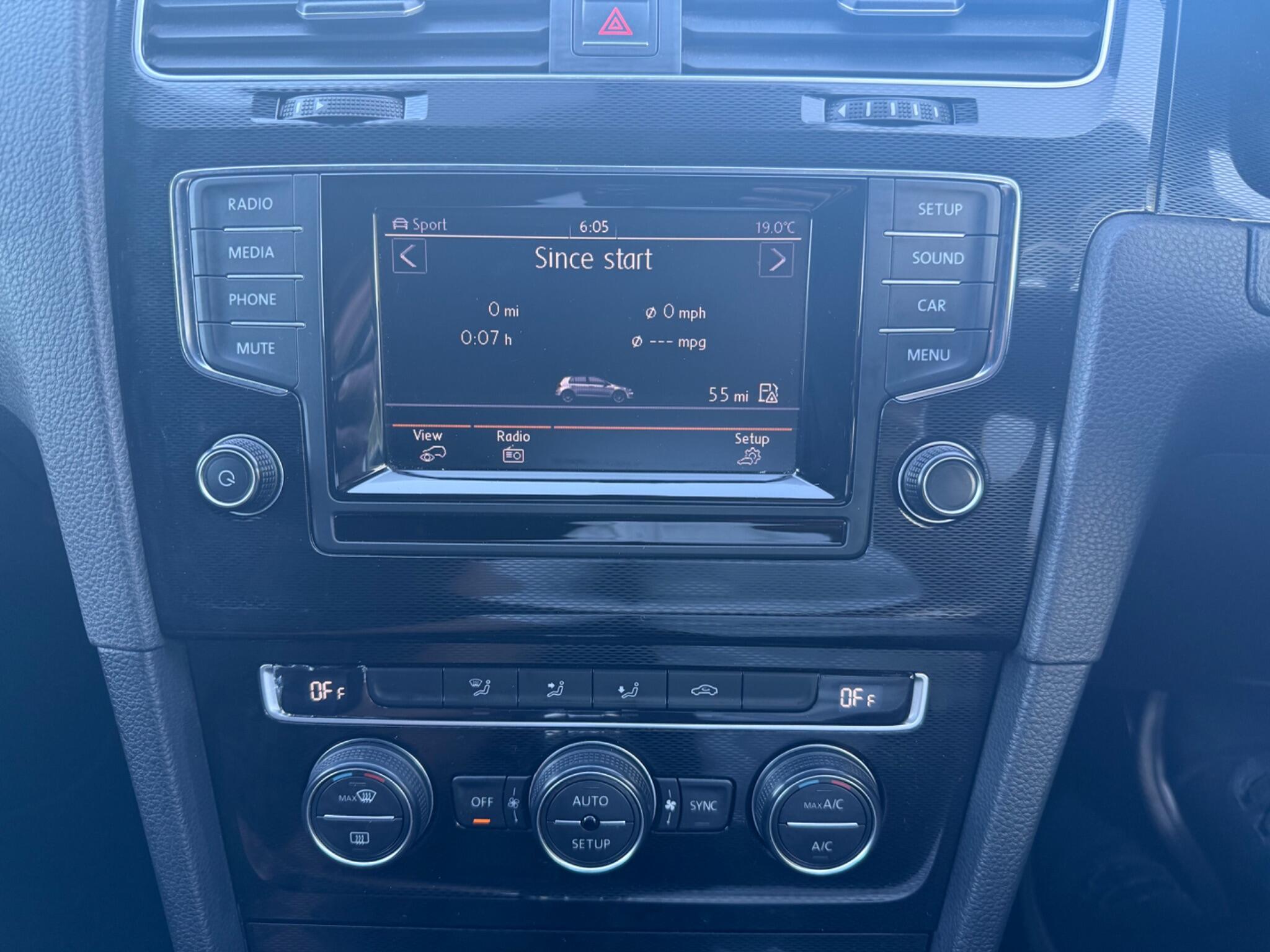Volkswagen Golf - Image 12