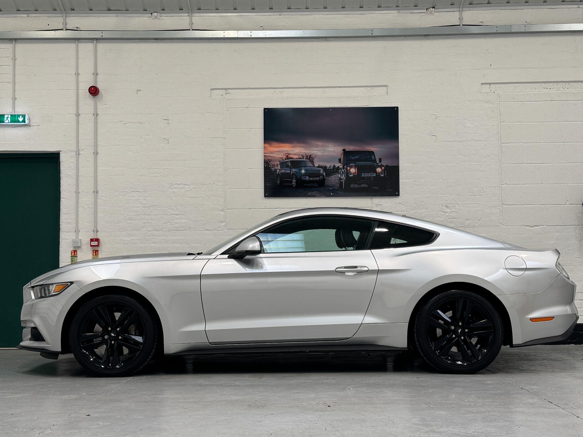 Ford Mustang - Image 10