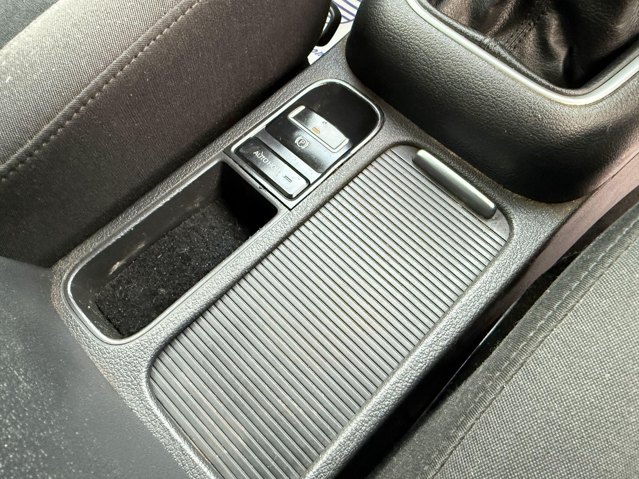 Volkswagen Tiguan - Image 54