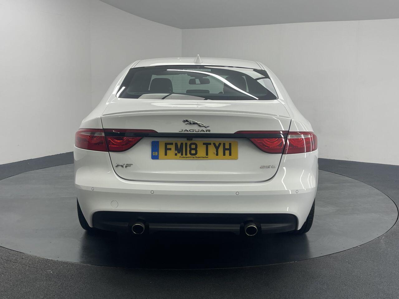 Jaguar XF - Image 10