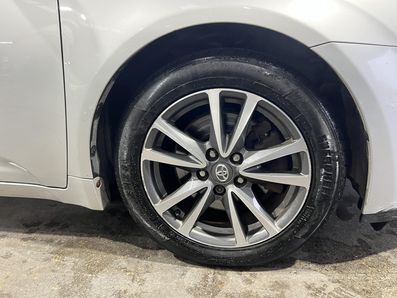 Toyota Avensis - Image 17
