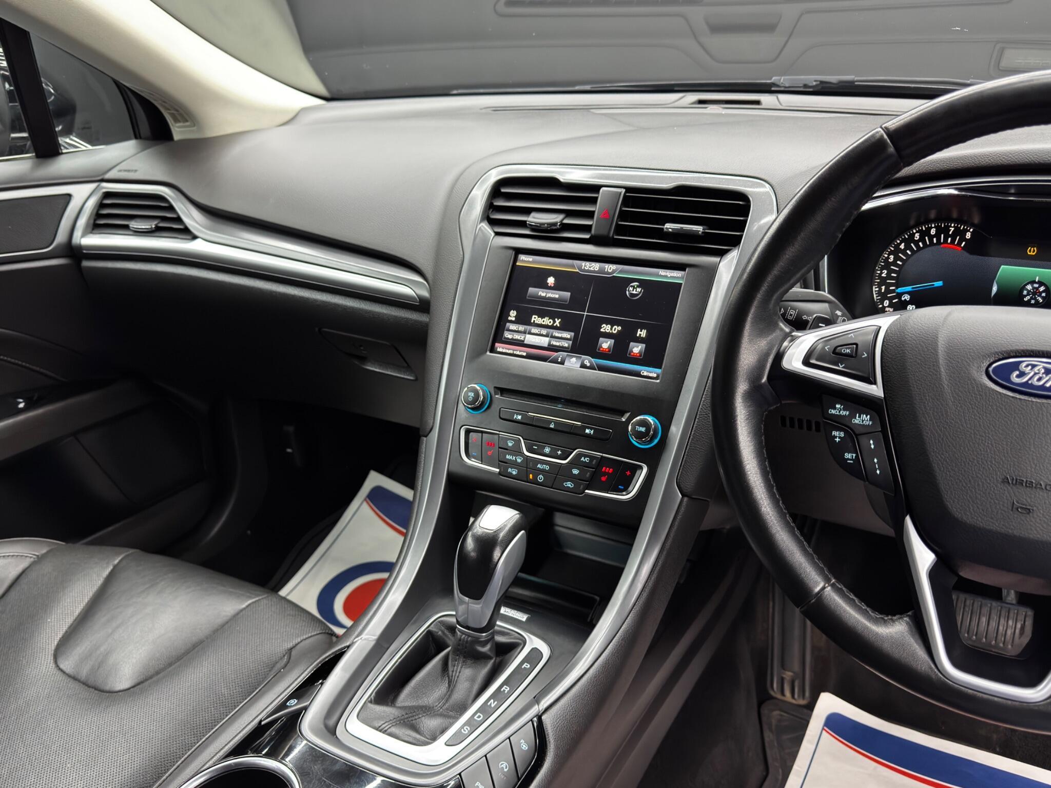 Ford Mondeo - Image 23